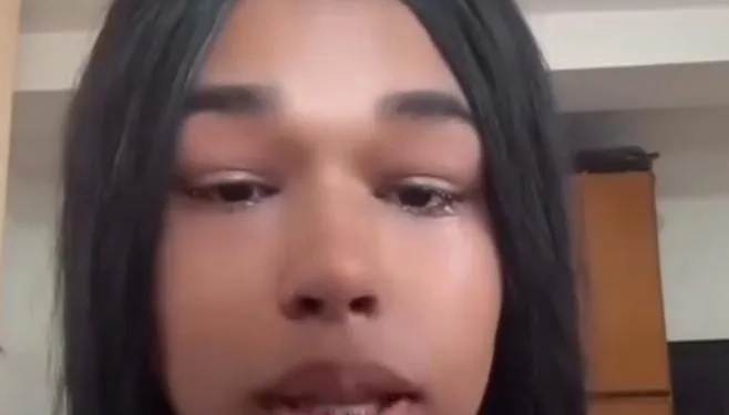 Jovem trans de 18 anos denuncia medo após convocação para o Exército: ” Sou Mulher”