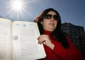 Dona do Sol?” Mulher registra estrela em cartório e diz que vai cobrar taxa mundial pelo uso