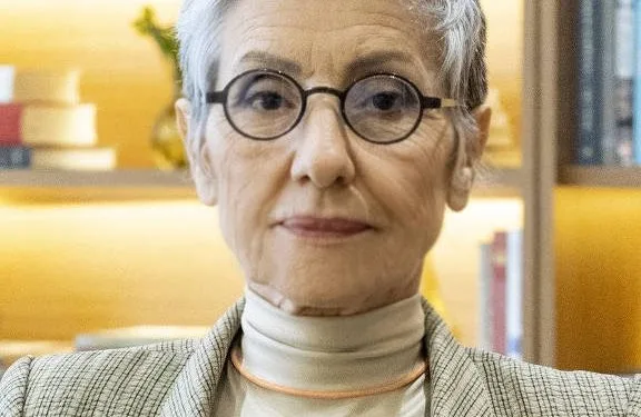 POLÊMICA NO RIO: Cássia Kis É DENUNCIADA POR TRANSFOBIA APÓS CONFUSÃO EM SHOPPING!