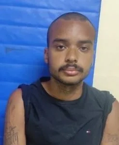 PADRASTO MATA BEBÊ NO RIO APÓS SE IRRITAR COM CHORO