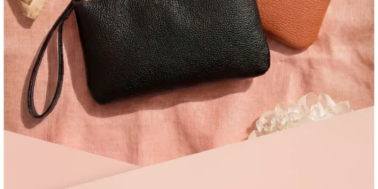 Campanha “Dia das Mães West Shopping” contará com ação “compre e ganhe” de brinde da marca Arezzo