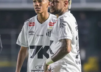 Ancelotti ameaça cortar Neymar da Copa se acusação de agressão a Robinho Jr for confirmada