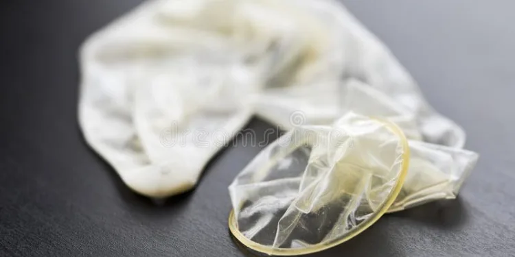 Mãe é presa após filho passar mal em creche e eliminar duas camisinhas nas fezes