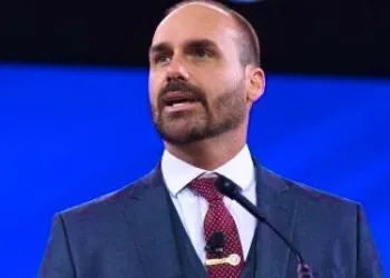 Compra de imóvel de R$ 3,6 milhões no Texas levanta suspeitas sobre rede financeira ligada a Eduardo Bolsonaro