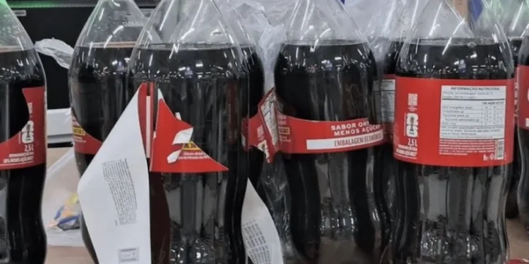 Febre das figurinhas da Copa provoca onda de furtos em supermercados do Brasil
