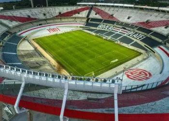 Calote na pensão? EEstádios de futebol barram devedores de pensão
