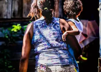 Brasil ultrapassa 11 milhões de mães solo e número já é maior que a população de Portugal
