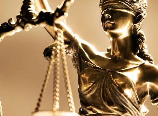 1: 🚨 Servidora Descobre Fotos Transformadas em Figurinhas de WhatsApp e Justiça Condena repartição pública