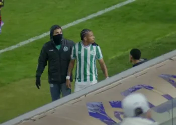 Falas racistas em jogo da Série B levam torcedor à cadeia e ao banimento definitivo do estádio