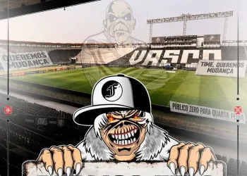 O  CRISE NO VASCO: TORCIDA ORGANIZADA DETONA DIRETORIA E PEDE SAÍDA DE JOGADORES