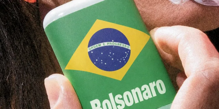 “Bolsonaro” vira marca de ração, joia e até cigarro eletrônico em nova ofensiva comercial