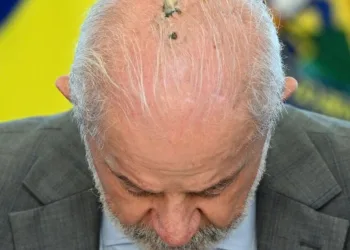 de título:  Lula inicia tratamento contra câncer de pele e fará 15 sessões de radioterapia preventiva