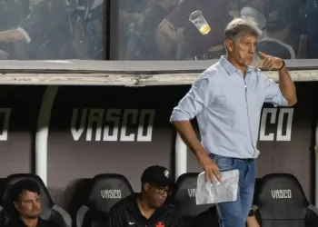 Vasco leva multa de R$ 15 mil e evita perda de mando após confusão em São Januário
