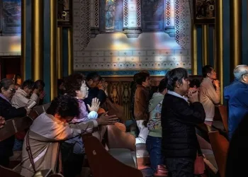 China intensifica repressão religiosa e demole igreja protestante após recusa em seguir ordens do governo