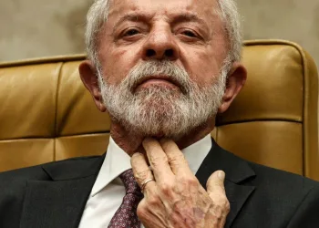LULA EXPLODE E ACUSA BOLSONARISTAS DE “TRAIR A PÁTRIA” EM ARTICULAÇÃO NOS EUA