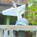 Avião despenca sobre casa no Rio e deixa piloto morto