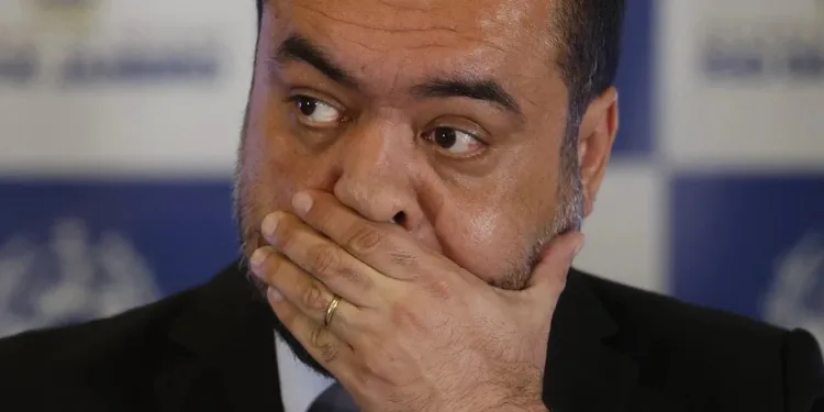 Cláudio Castro Garante Salário de R$ 38 Mil Após Deixar Corrida ao Senado
