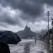 Frente fria derruba temperaturas no Rio e coloca cidade em alerta para tempestades