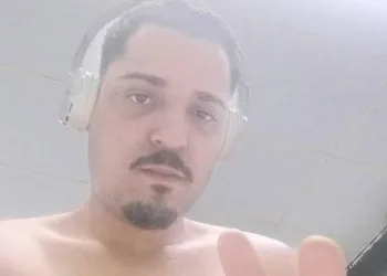 MISTÉRIO EM PEDRA DE GUARATIBA: JOVEM SOME APÓS SAIR PARA O TRABALHO E FAMÍLIA VIVE ANGÚSTIA