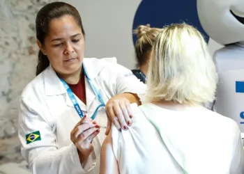 Prefeitura do Rio ultrapassa 1 milhão de vacinados contra gripe e faz alerta para avanço das doenças respiratórias