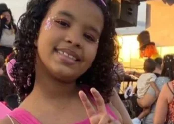 Desespero no Recreio: Menina de 9 anos desaparece e família faz apelo emocionante no Rio