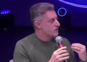 Luciano Huck critica Bolsa Família ao vivo e provoca onda de revolta entre apoiadores de Lula