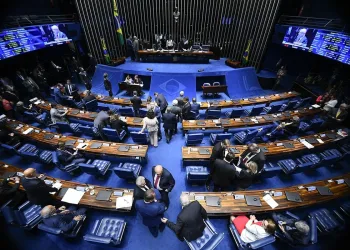 e:  Senado aprova projeto sobre aborto legal em votação relâmpago e decisão gera revolta