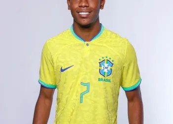 milhões  Fenômeno em ascensão: Rayan supera estrelas consagradas e alcança valorização milionária