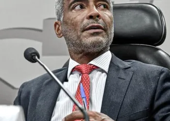 :  Romário desafia o PL e declara apoio ao fim da escala 6×1 no Senado
