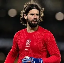 Polêmica Sem Fim: Brasil Terá Uniforme Vermelho na Copa e Internet Entra em Ebulição