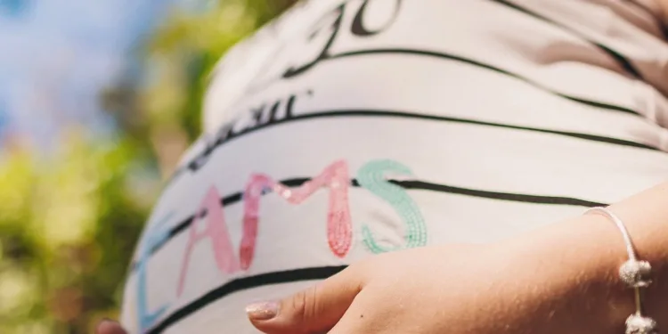 Brasil Registra Média de 450 Partos por Dia de Meninas Entre 8 e 17 Anos