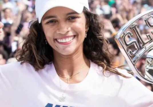 :  EVANGÉLICA, Rayssa Leal Assume Bissexualidade e Gera Debate Entre Fãs e Cristãos