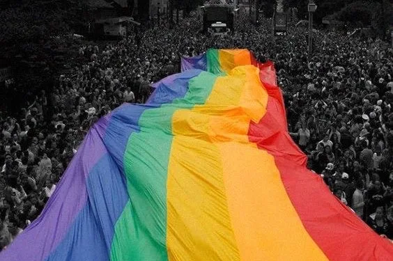 Confira algumas marcas que DEIXARAM de patrocinar a Parada LGBTQIAPN+.