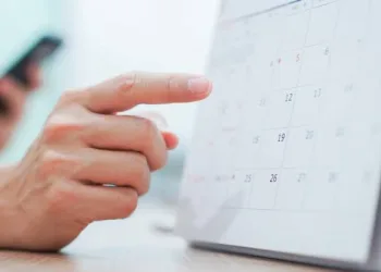 URGENTE: Brasileiros descobrem que próximo feriado só será em setembro e clima é de luto nacional