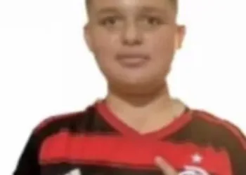 Menino de 11 anos luta pela vida após comer bolo de chocolate; polícia investiga possível envenenamento no RJ