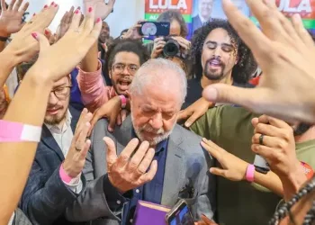 : PT faz aceno aos evangélicos e afirma: “Nossos governos sempre respeitaram as igrejas”