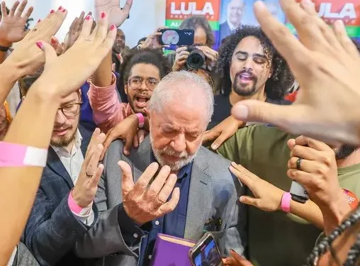 :  PT faz aceno aos evangélicos e afirma: “Nossos governos sempre respeitaram as igrejas”