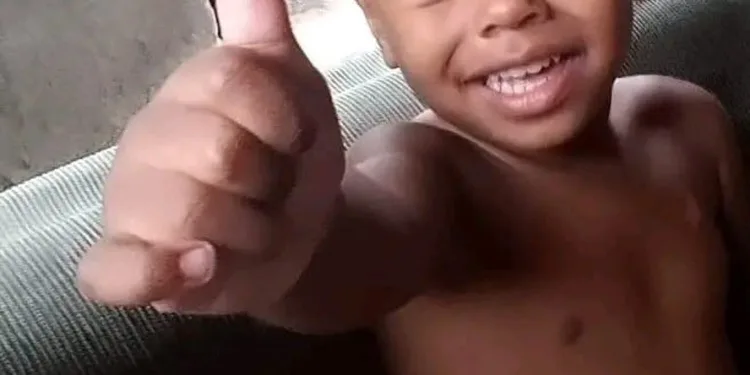 Crueldade sem limites: mãe e padrasto são presos no Rio acusados de espancar