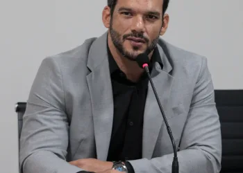 :  ESCÂNDALO NA COPA? Presidente da CBF é acusado de levar esposa e amante em viagem internacional. Reveja colunista