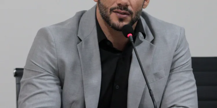 :  ESCÂNDALO NA COPA? Presidente da CBF é acusado de levar esposa e amante em viagem internacional. Reveja colunista