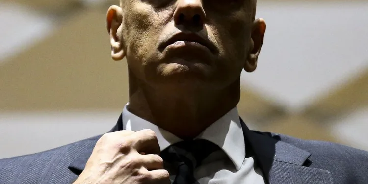 Alexandre de Moraes cobra explicações urgentes de Bolsonaro após Glock ser apreendida pela PM