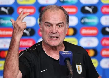 O FUTEBOL DEIXOU DE PERTENCER AOS POBRES”: FALA DE BIELSA CAUSA FORTE REPERCUSSÃO