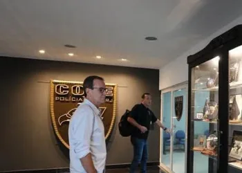 Em visita à CORE, Eduardo Paes acompanha ação de emergência e reforça apoio às forças de segurança