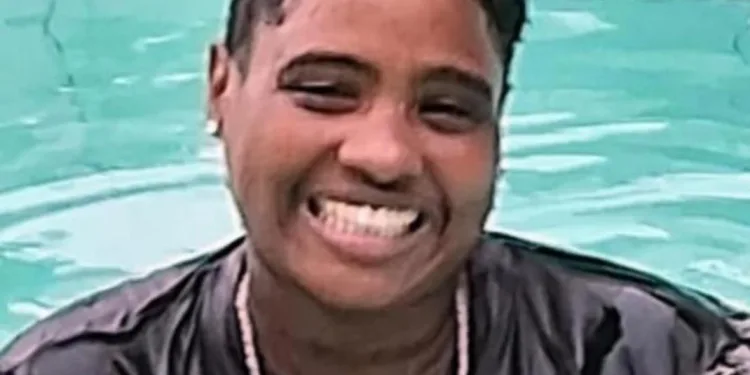 URGENTE!! COMANDO VERMELHO INVADE COMUNIDADE EM SANTA CRUZ E MORADORA INOCENTE MORRE DURANTE CONFRONTO CONTRA MILICIANOS