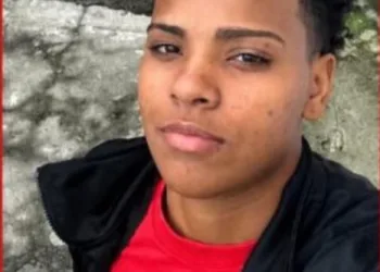 Jovem de 21 anos é encontrada morta e nua em matagal após desaparecer em Campo Grande: família clama por justiça