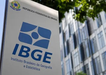 IBGE abre mais de 8 mil vagas temporárias com salários de até R$ 4 mil; inscrições vão até 1º de julho