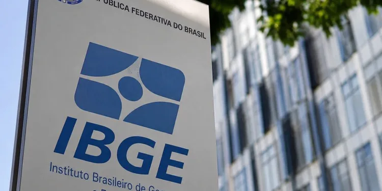 IBGE abre mais de 8 mil vagas temporárias com salários de até R$ 4 mil; inscrições vão até 1º de julho
