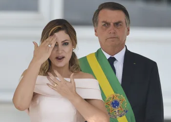Bolsonaro teria barrado Michelle no Senado após frase explosiva: Quer me deixar preso por 27 anos?