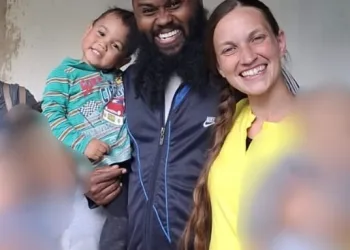 MACABRO!! PASTOR MATA FILHO DE 3 ANOS APÓS ELE NAO DAR BOM DIA!!