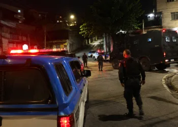 ( URGENTE) Tiros assustam moradores na Estrada da Cachamorra e PM reforça policiamento em Campo Grande